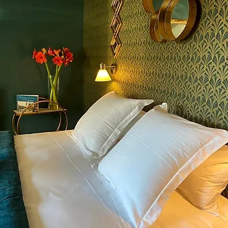 Bed and Breakfast La Tour Yveline 4*