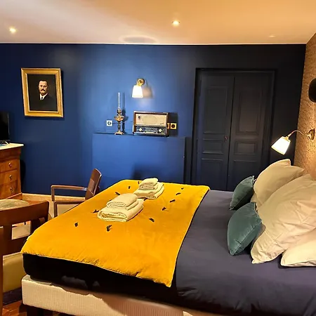 Bed and Breakfast La Tour Yveline 4*